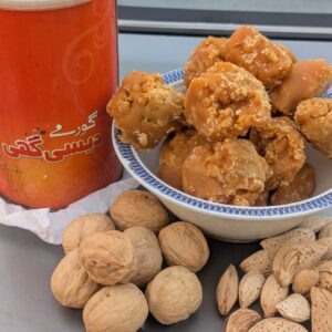 Pure Desi Ghee Jaggery (Gur) Nuts Mix – Almonds & Walnuts | دیسی گھی کا خالص گڑ نٹس مکس - Image 2