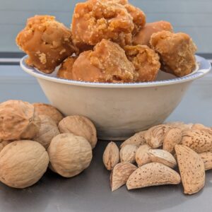 Pure Desi Ghee Jaggery (Gur) Nuts Mix – Almonds & Walnuts | دیسی گھی کا خالص گڑ نٹس مکس - Image 3