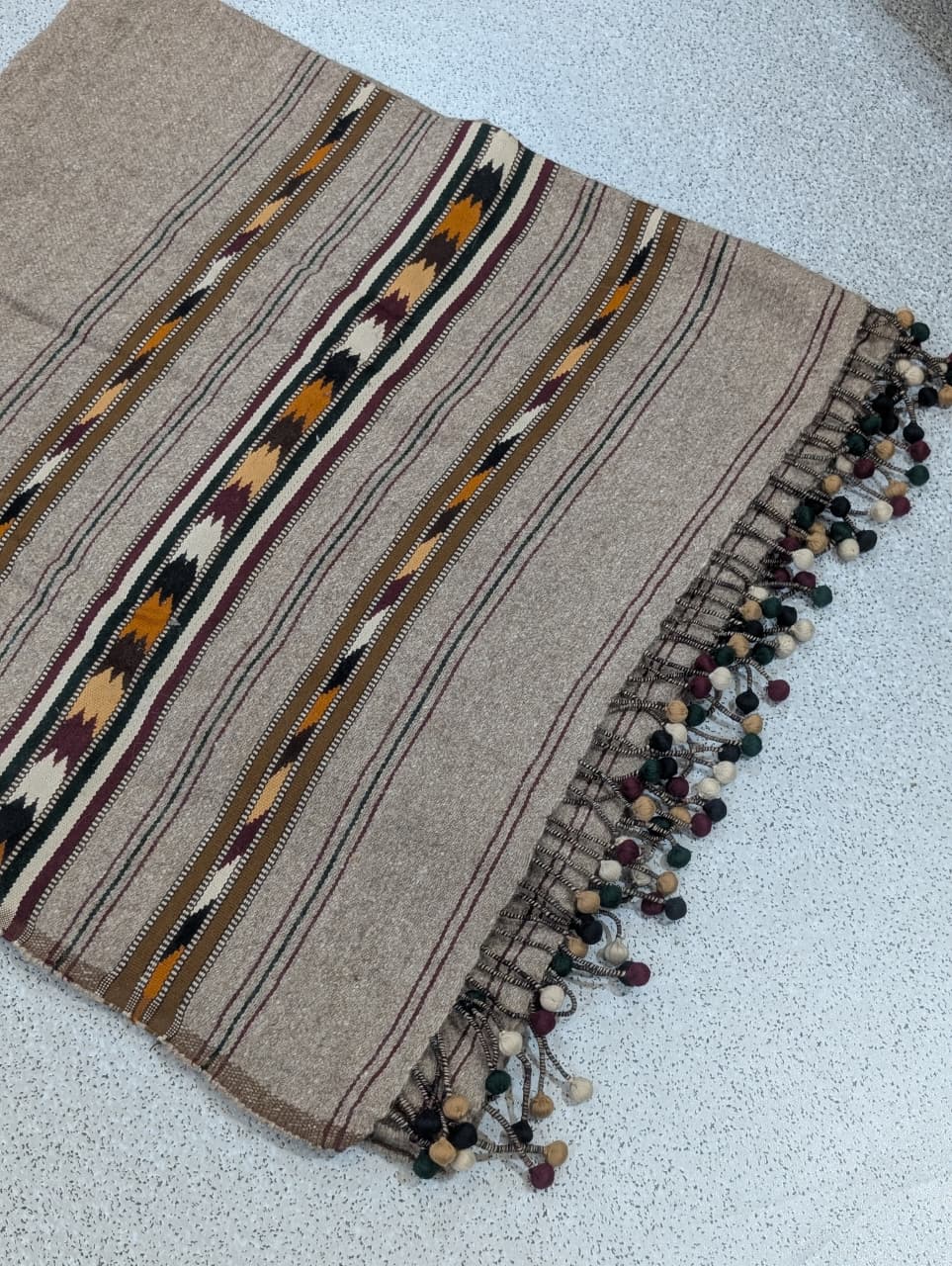 Handmade Wadera style 3 border Sharrai woolen shawl for Men - Image 5