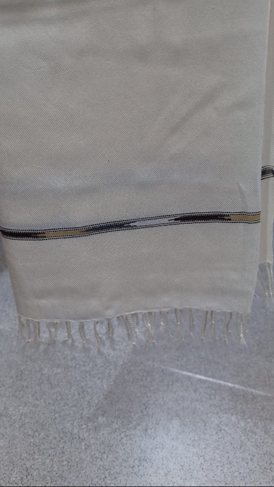 Handmade Australian Pure Wool - White Shawl (Available in 2 different Colours) - Image 3